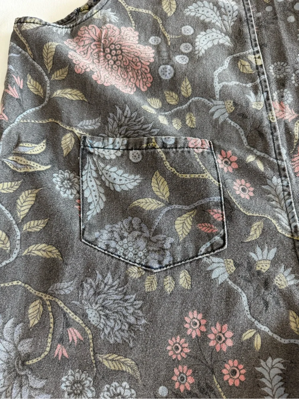 Three Bird Nest High Hopes Slouchy Denim
Overalls Boho Denim Size Large - Picture 10 of 11